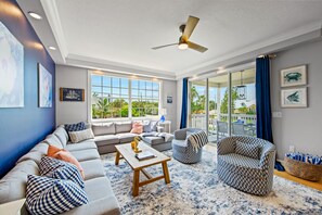 Smart TV, table tennis - Perfect Family Vacation Home with Private Pool and Tropical Landscaping (Holmes Beach)