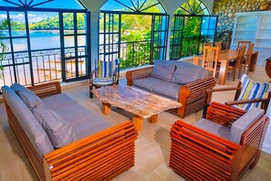 Living area - Circe: Classic, Modern with a splash of Glam! (Hellville)