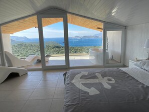 4 bedrooms, iron/ironing board, free WiFi