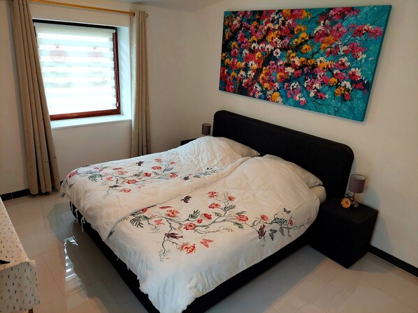 1 bedroom, in-room safe, desk, iron/ironing board