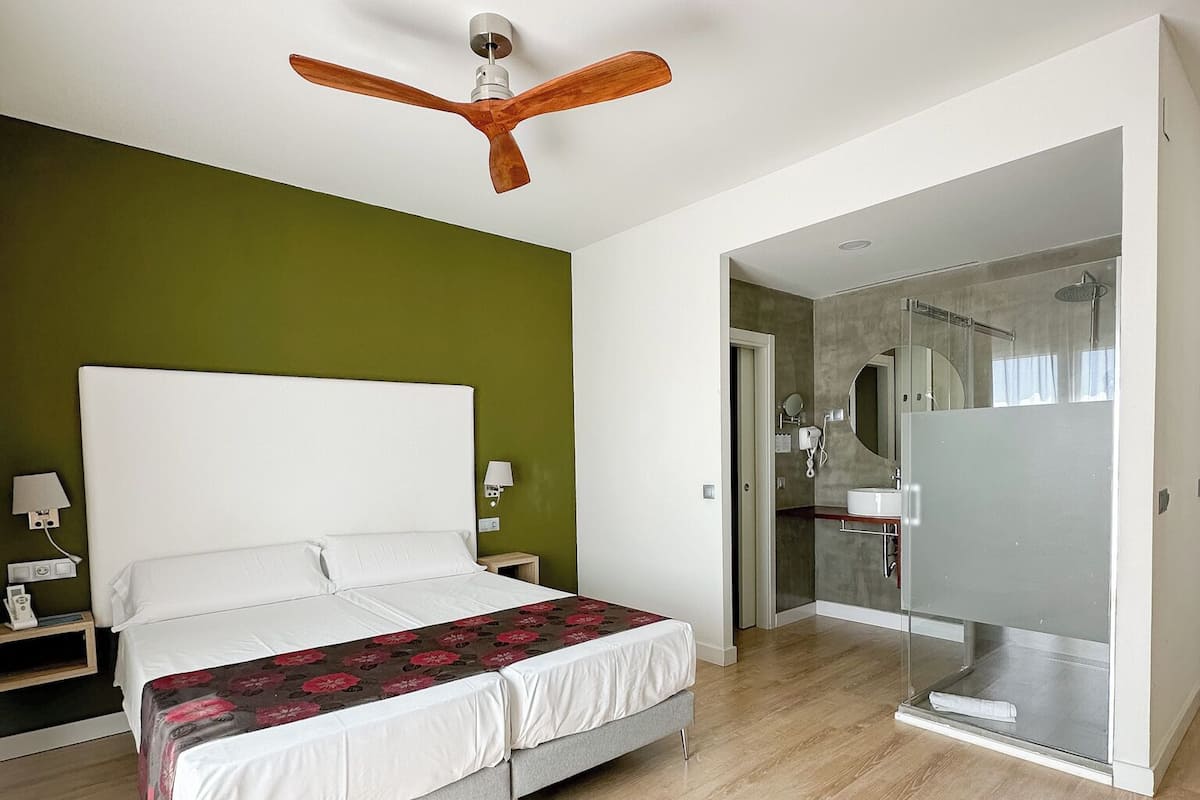 Deluxe Double Room | Egyptian cotton sheets, premium bedding, down duvets