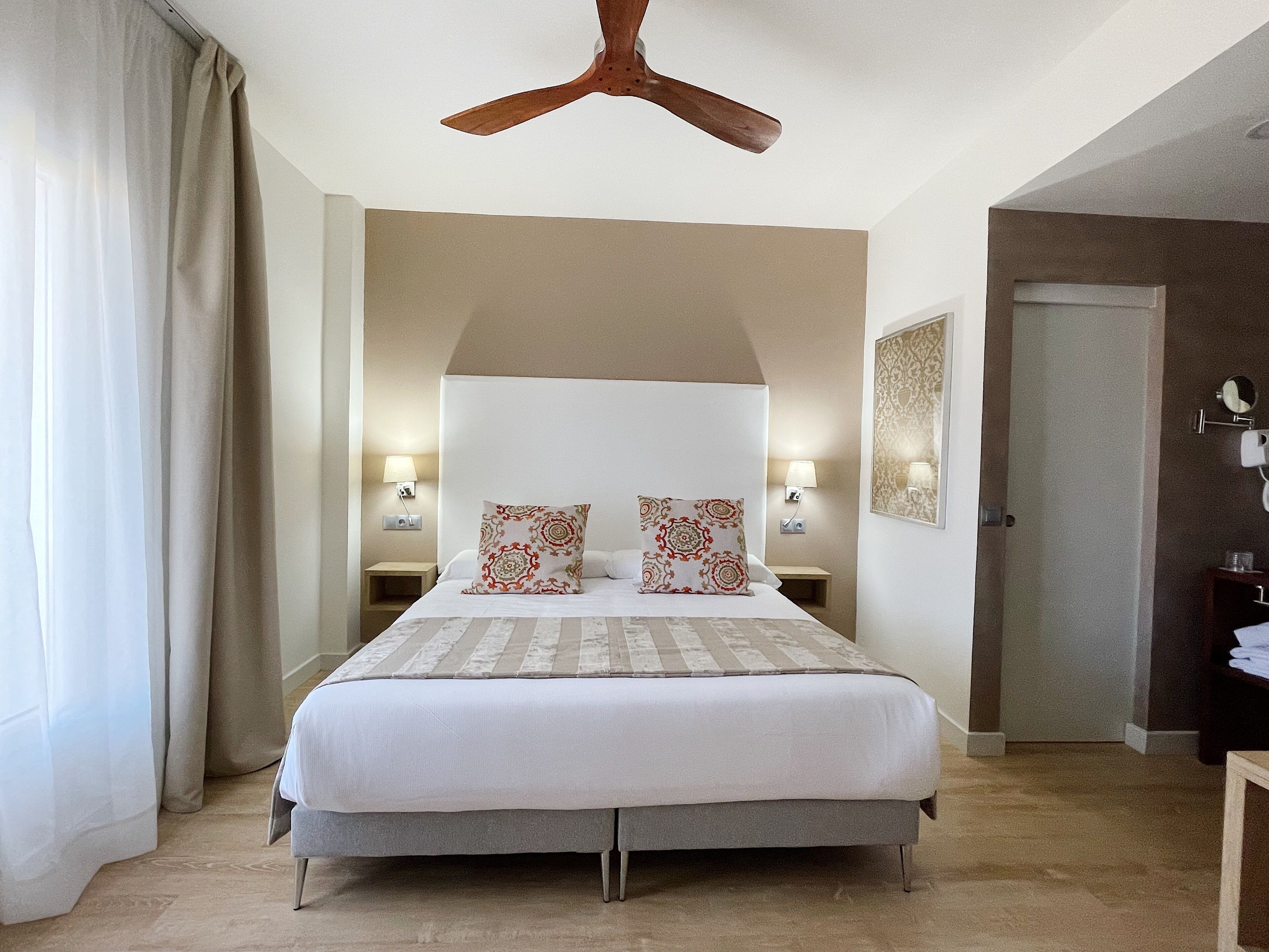 Habitación junior | Sábanas de algodón egipcio y ropa de cama de alta calidad