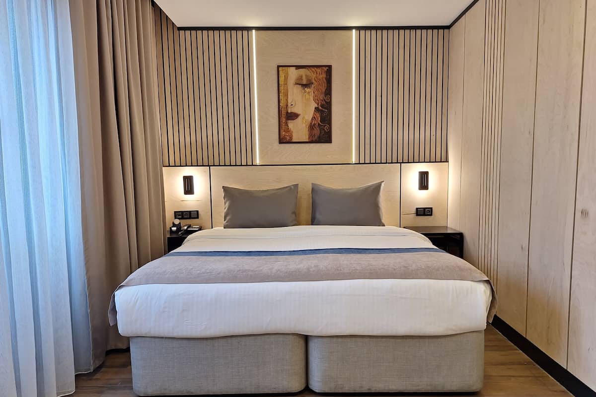 Chambre Standard Double ou avec lits jumeaux | Minibar, coffres-forts dans les chambres, bureau