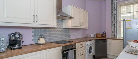 Fridge, oven, dishwasher, toaster