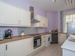 Fridge, oven, dishwasher, toaster - Striking 1BR Home: Near Royal Mile - Edinburgh - Pass the Keys (Edinburgh)