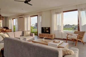 74-cm flat-screen TV with digital channels, TV