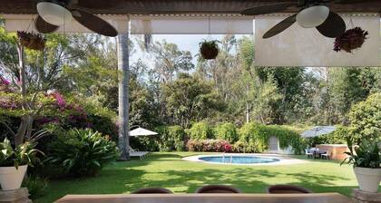 Welcome to Villa Cristy 3-BR in La Floresta area