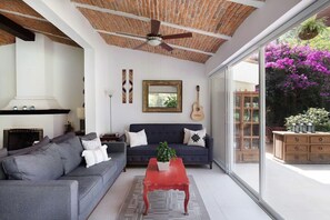 Téléviseur, bureau