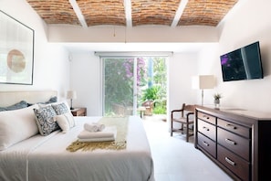 3 chambres, fer et planche à repasser, Wi-Fi, draps fournis