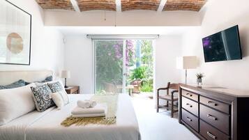 3 chambres, fer et planche à repasser, Wi-Fi, draps fournis