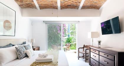 Welcome to Villa Cristy 3-BR in La Floresta area