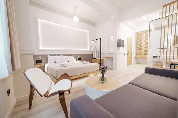 Phòng Suite Deluxe (Poseidon) | 1 phòng ngủ, bộ đồ giường cao cấp, két bảo mật tại phòng, bàn