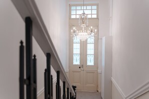 Interior entrance - Agora Athens Suites (Athens)