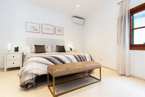 3 dormitoris, planxa i posts de planxar, wifi i roba de llit 