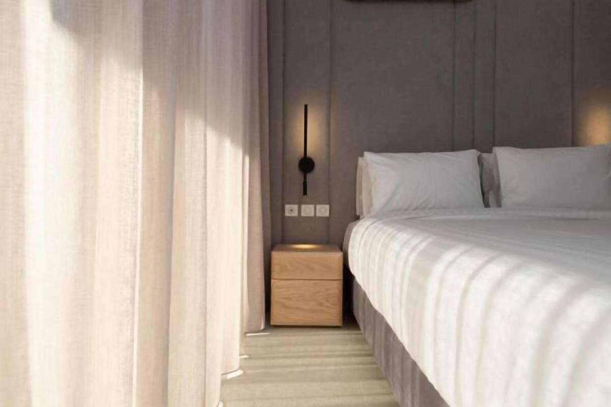 1 bedroom, premium bedding, pillow-top beds, desk