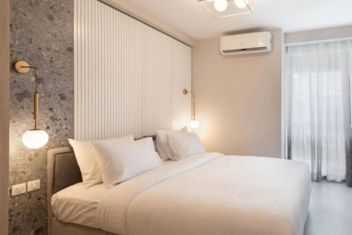 1 bedroom, premium bedding, pillow-top beds, desk