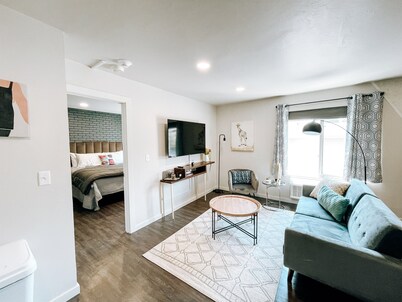 Suite #12 Modern One Bedroom in Midtown, OKC!