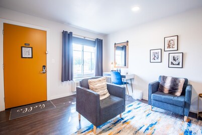 Mini #25 Modern Mini Studio in OKC's Midtown!