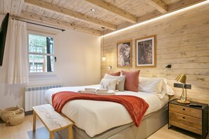 3 soverom, strykejern/-brett, internettilgang og sengetøy