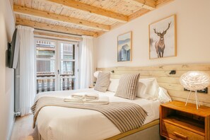 3 slaapkamers, een strijkplank/strijkijzer, internet, beddengoed