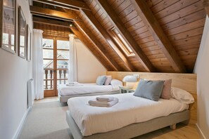 2 chambres, fer et planche à repasser, Wi-Fi, draps fournis