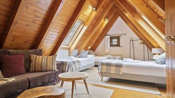 4 dormitoris, planxa i posts de planxar, wifi i roba de llit