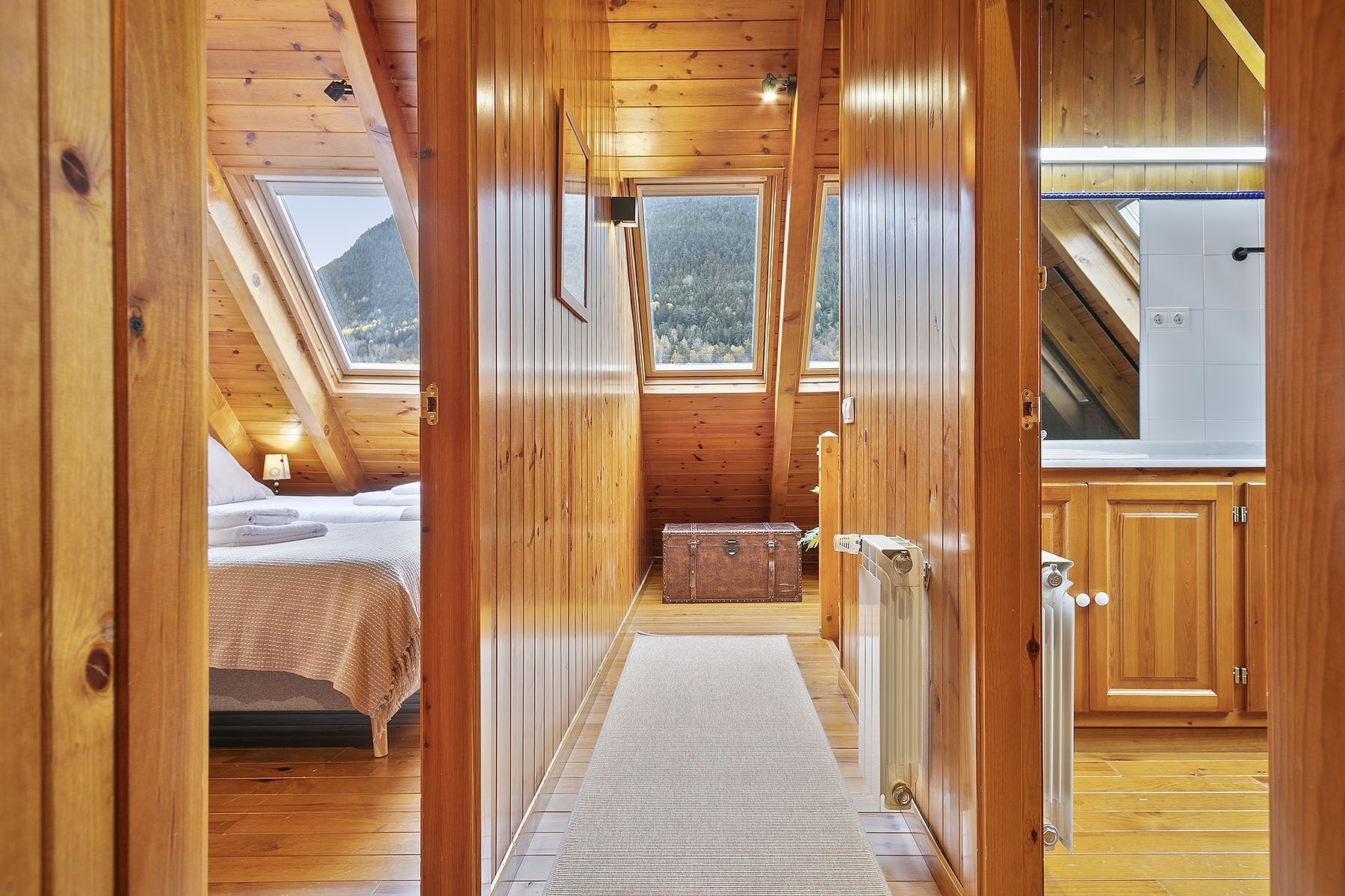 4 slaapkamers, een strijkplank/strijkijzer, wifi, beddengoed