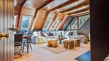 Televisie en een open haard