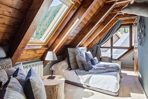 5 chambres, fer et planche à repasser, Wi-Fi, draps fournis