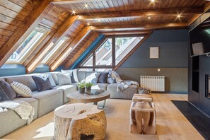 Télévision, cheminée