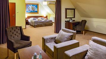 Deluxe-Zimmer | Zimmersafe, Schreibtisch, kostenloses WLAN, Bettwäsche