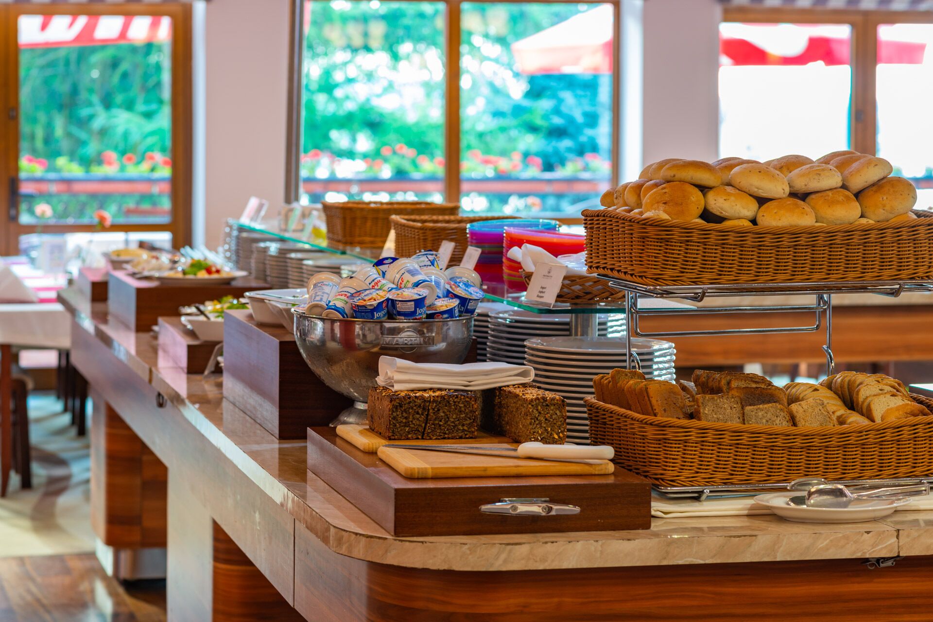 Free daily buffet breakfast