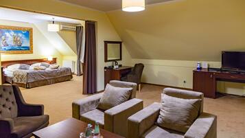 Deluxe-Zimmer | Zimmersafe, Schreibtisch, kostenloses WLAN, Bettwäsche