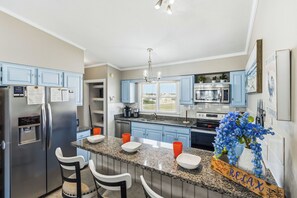 Fridge, microwave, oven, stovetop - Fantastic Ocean Views, Community Pool, Dogs Welcome, Open Deck, KHSDA5 (Kitty Hawk)