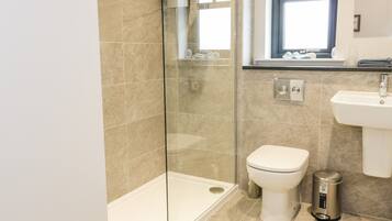 Cottage | Bathroom | Shower
