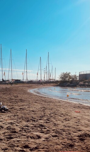 Una playa cerca
