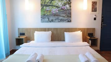 Økonomi-tomannsrom, balkong, sjøutsikt | Sengetøy i egyptisk bomull, sengetøy av topp kvalitet og dundyner