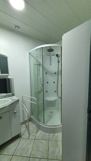 Douche, papier toilette