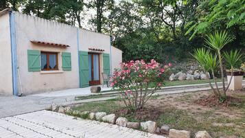 Enceinte de lâhĂ©bergement