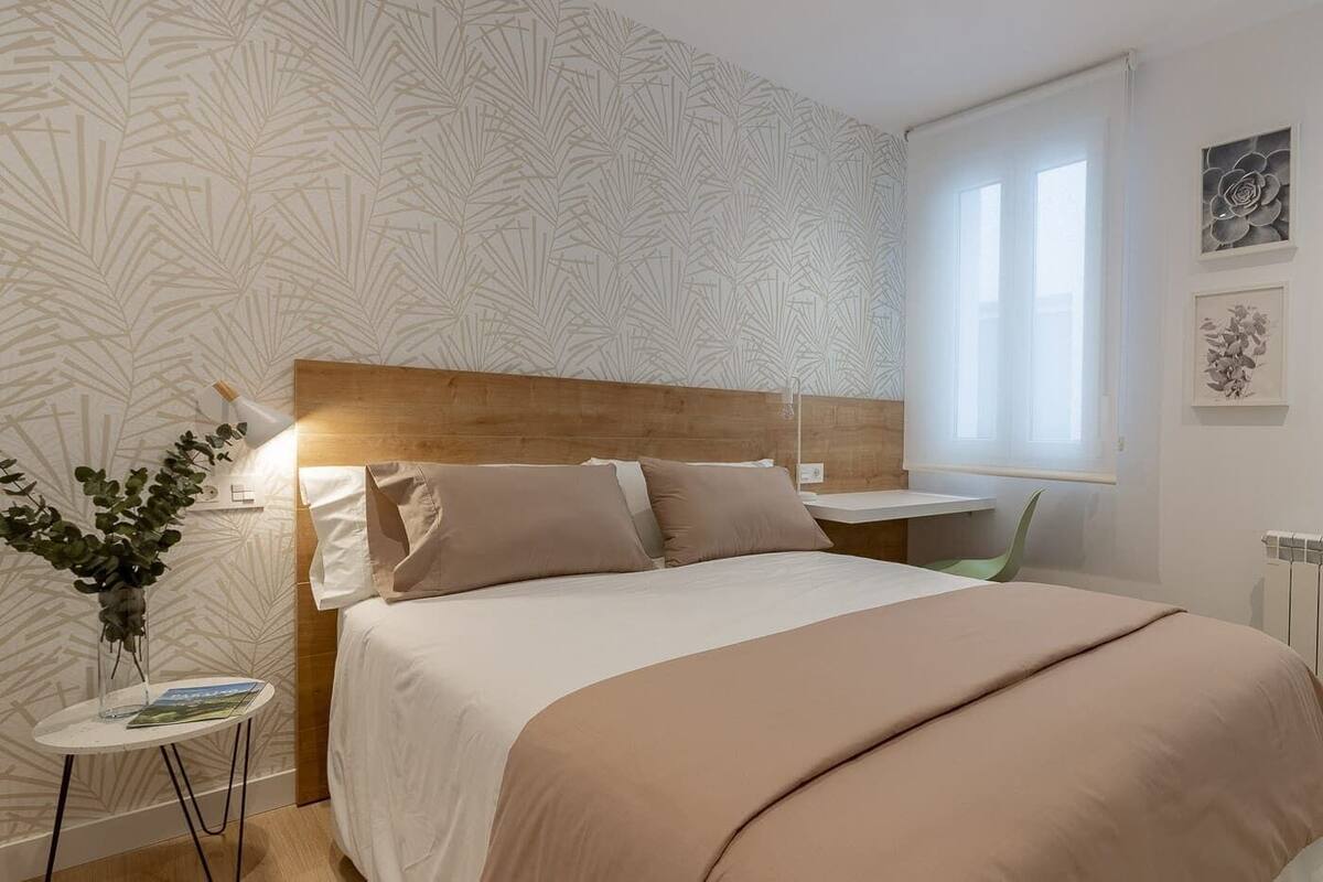 Romantic Room | 1 bedroom, iron/ironing board, free WiFi, bed sheets