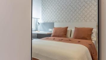 Business Room | 1 bedroom, iron/ironing board, free WiFi, bed sheets