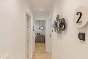 Business Room | 1 bedroom, iron/ironing board, free WiFi, bed sheets - Room4you Oviedo (Oviedo)