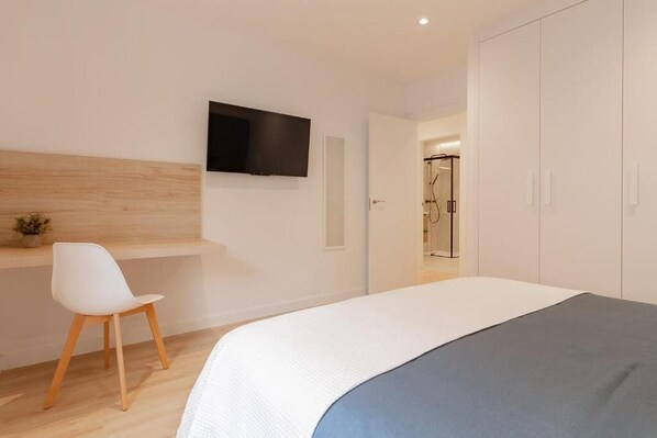 1 dormitorio, tabla de planchar con plancha, wifi gratis y ropa de cama