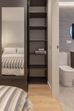 Business Room | 1 bedroom, iron/ironing board, free WiFi, bed sheets