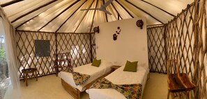 Basic Twin Room, 2 Single Beds, Non Smoking, Garden View | Desk, bed sheets - Kuha Glamping (Playa del Carmen)