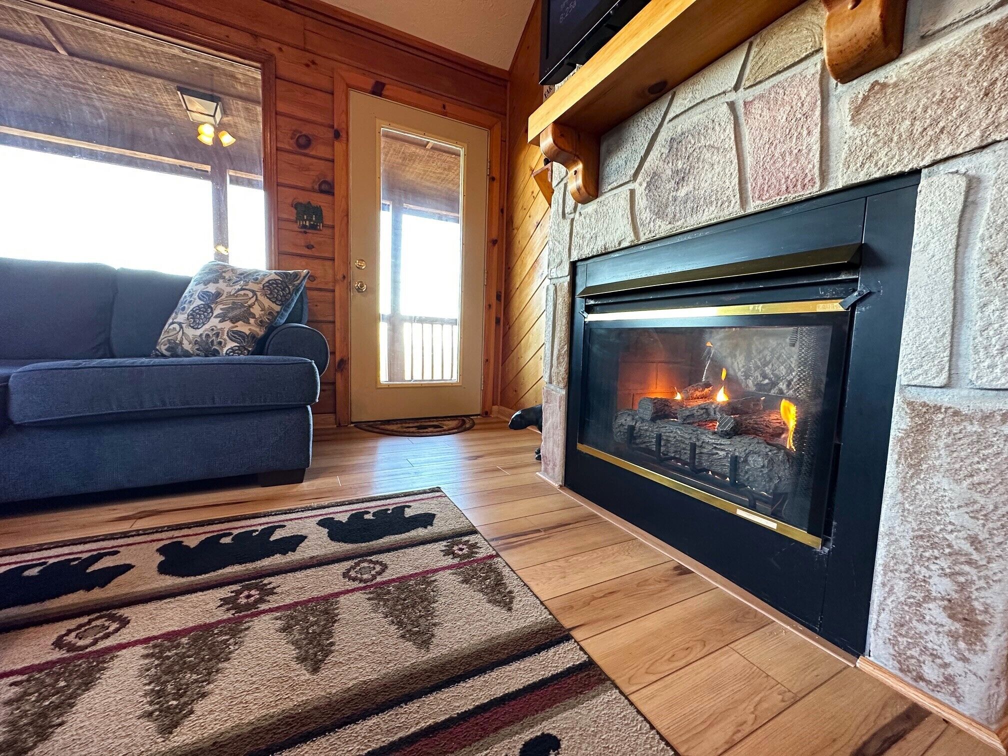 Smart TV, fireplace, video games