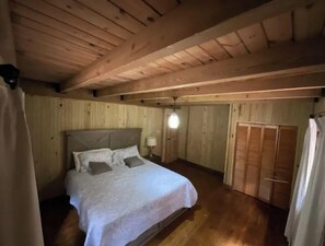 2 dormitorios, tabla de planchar con plancha, wifi gratis y ropa de cama