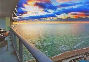 Property grounds - Amazing Views at a Complete Resort BY rent4us (Hollywood)