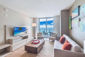 TV, offices - Amazing Views at a Complete Resort BY rent4us (Hollywood)