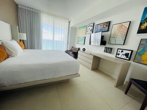 1 Schlafzimmer, Schreibtisch, Bügeleisen/Bügelbrett, Reisekinderbett